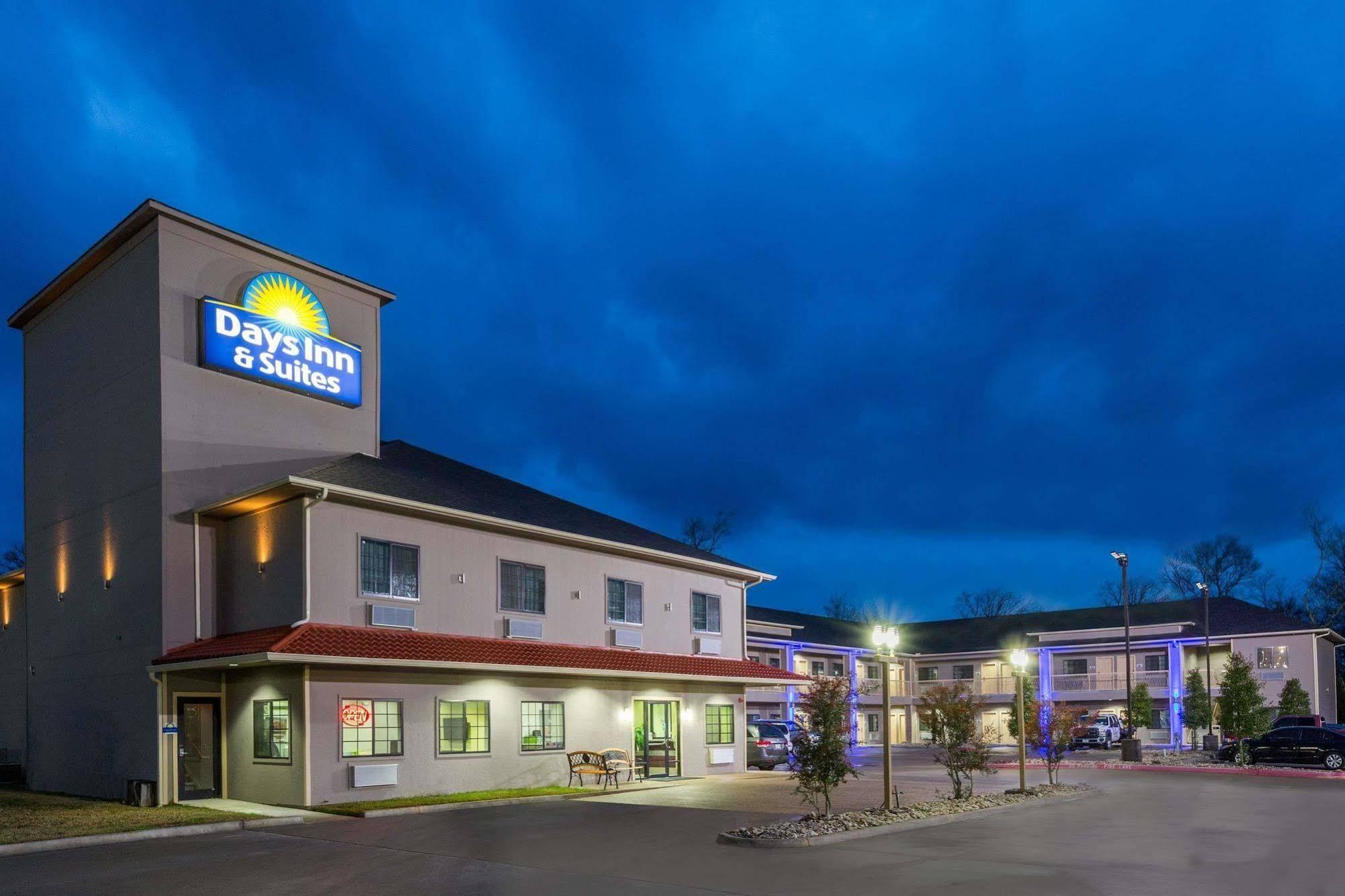 Days Inn & Suites By Wyndham Madisonville Экстерьер фото