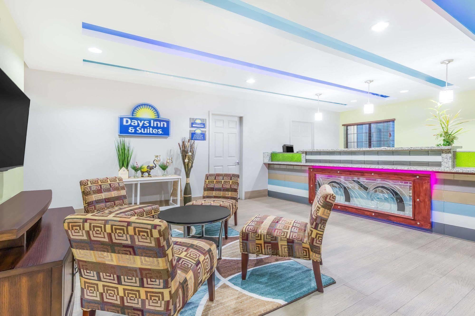 Days Inn & Suites By Wyndham Madisonville Экстерьер фото