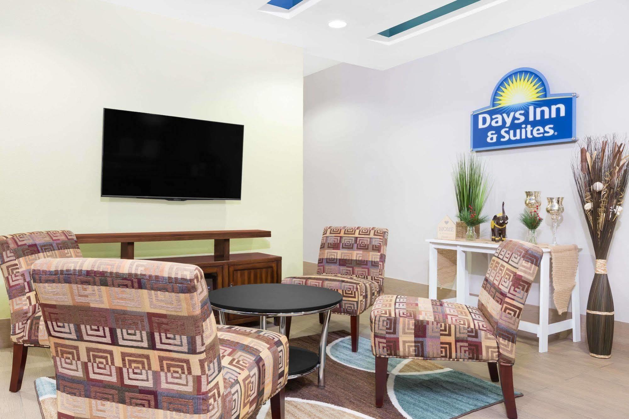 Days Inn & Suites By Wyndham Madisonville Экстерьер фото