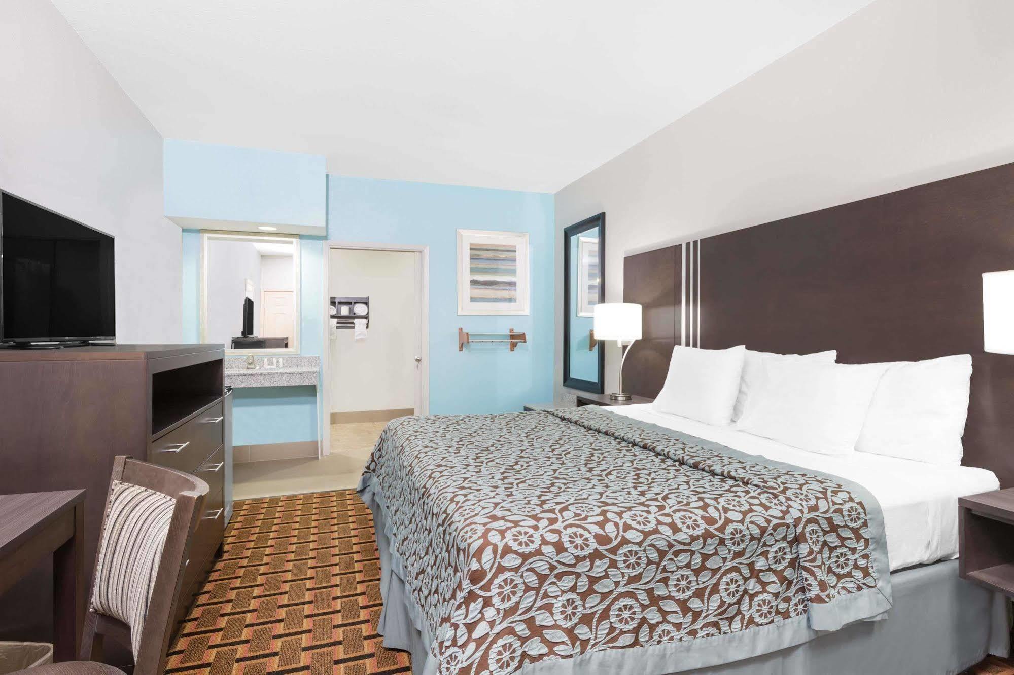 Days Inn & Suites By Wyndham Madisonville Экстерьер фото