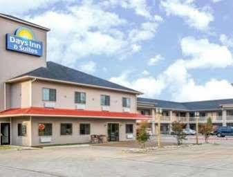 Days Inn & Suites By Wyndham Madisonville Экстерьер фото